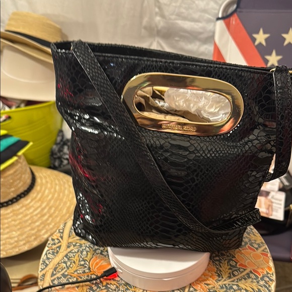 MICHAEL Michael Kors Black and Gold Shoulder Bag - Picture 3 of 10